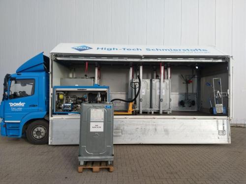 Belieferung mit einem Kombi-Fahrzeug